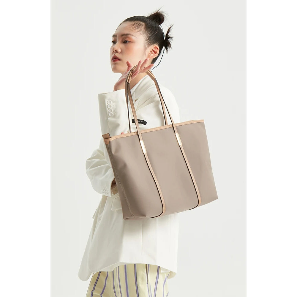 Stilvolle Umhängetasche mit großem Fassungsvermögen für Damen 7