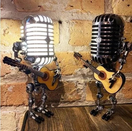 Vintage -Metallmikrofonroboter mit Gitarrenlampe 3