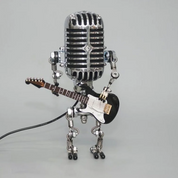 Vintage -Metallmikrofonroboter mit Gitarrenlampe 7