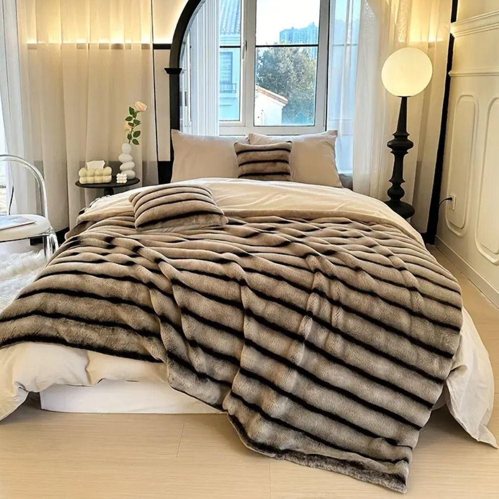 Weiche Kuscheldecke für Erwachsene aus Kunstfell für ganzjährigen Komfort 9