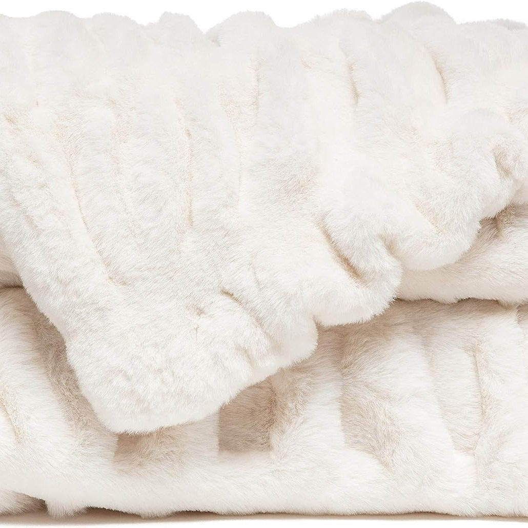 Damen Kuscheldecke Elegant aus Kunstfell für Luxuriösen Komfort und Wärme