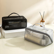 Mila | Geräumige Reisetoilettentasche aus Netzmaterial